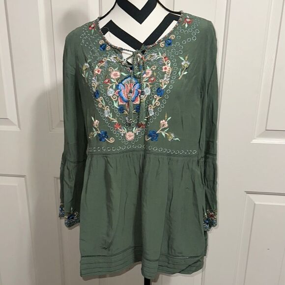 SOFT SURROUNDINGS Green Embroidered Boho Tunic - Picture 1 of 8